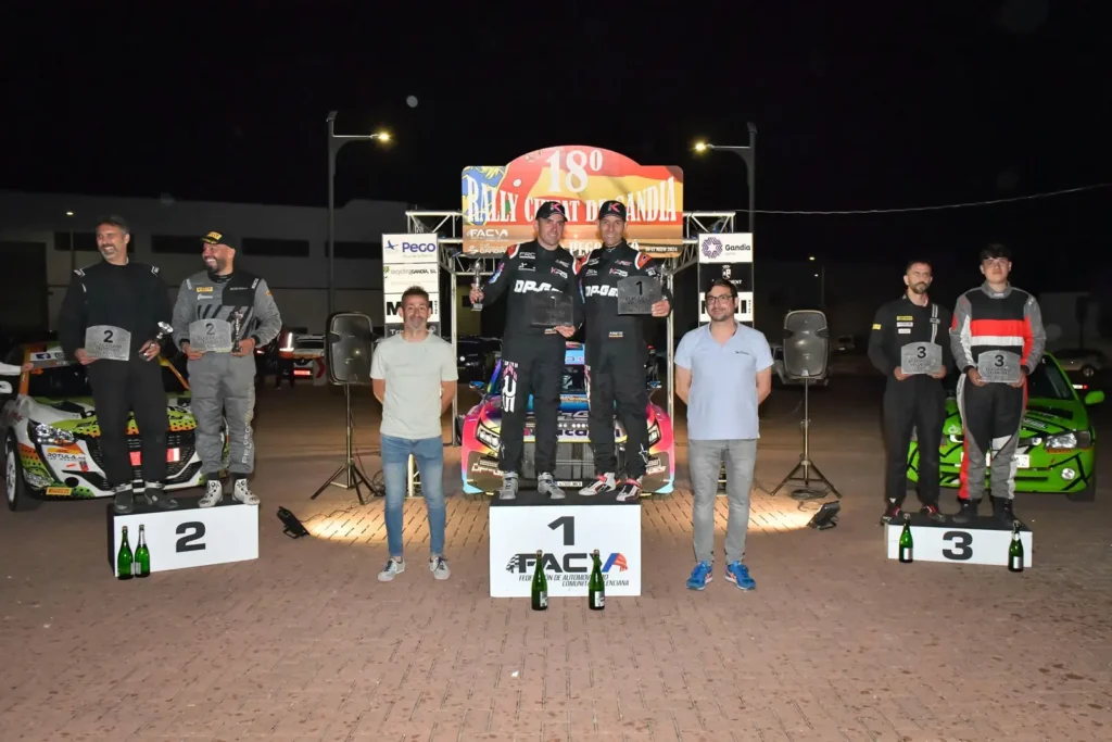 podium de los ganadores del 18 rally ciutat de gandia